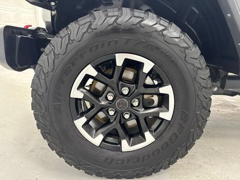 Used 2025 Jeep Wrangler Unlimited Rubicon AWD/4WD image 35