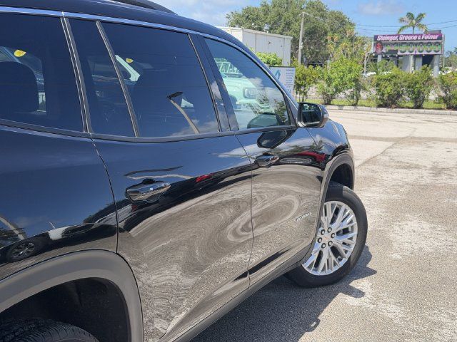 Used 2026 GMC Acadia Elevation w/ Elevation Premium Package FWD image 9