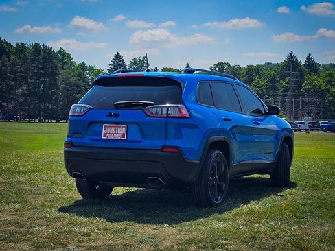 Used 2020 Jeep Cherokee Latitude Plus AWD/4WD image 3