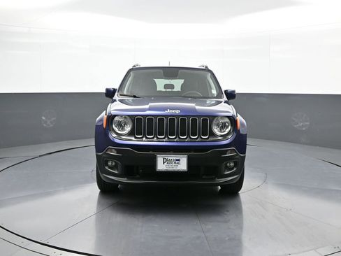 Used 2018 Jeep Renegade Latitude image 2