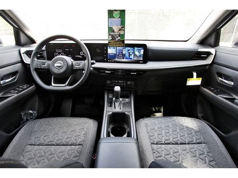 New 2026 Nissan Kicks SV w/ SV Premium Package image 7