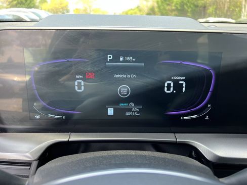 Used 2025 Kia Telluride S image 23