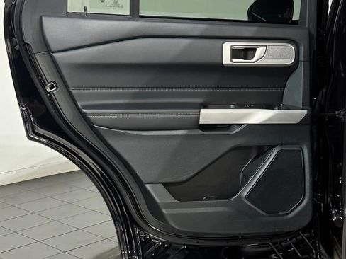 Used 2023 Ford Explorer XLT w/ Equipment Group 202A AWD/4WD image 51