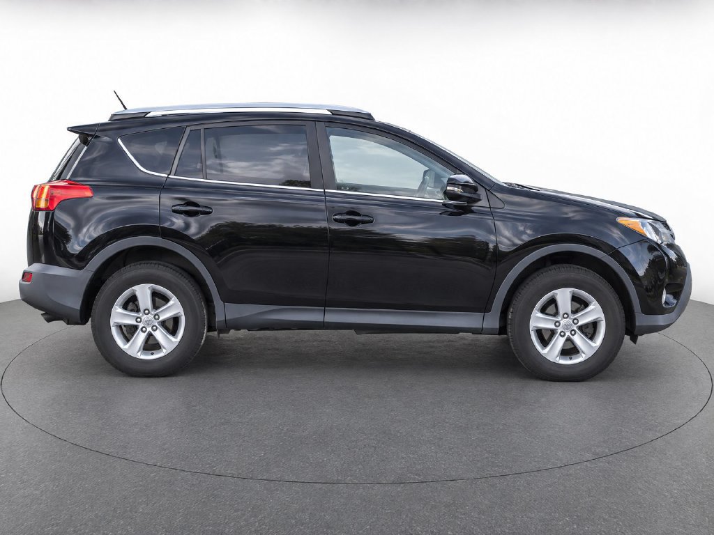 Used 2014 Toyota RAV4 XLE FWD image 8
