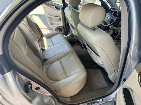 Used 2004 Jaguar XJ8 image 6