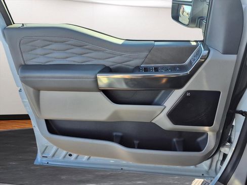 Used 2025 Ford F450 Platinum w/ Platinum Plus Package image 16