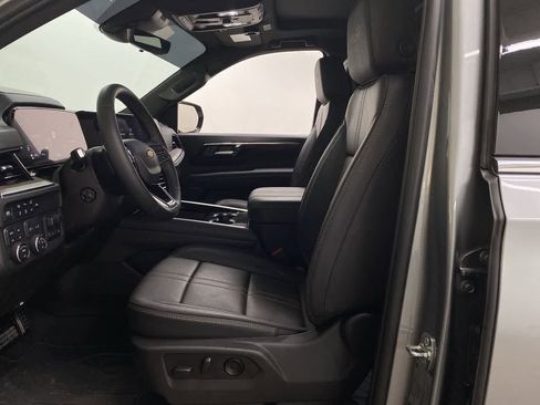 Used 2025 Chevrolet Tahoe High Country image 14