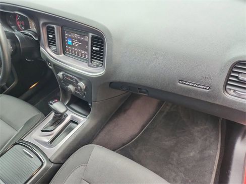 Used 2018 Dodge Charger SXT w/ Blacktop Package image 27