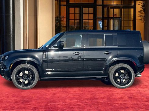 New 2026 Land Rover Defender 110 V8 AWD/4WD image 2