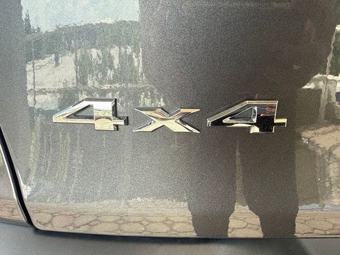 Used 2017 Jeep Cherokee Limited AWD/4WD image 12