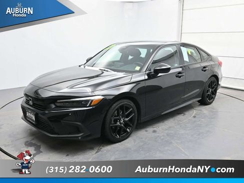 Used 2023 Honda Civic Sport image 2