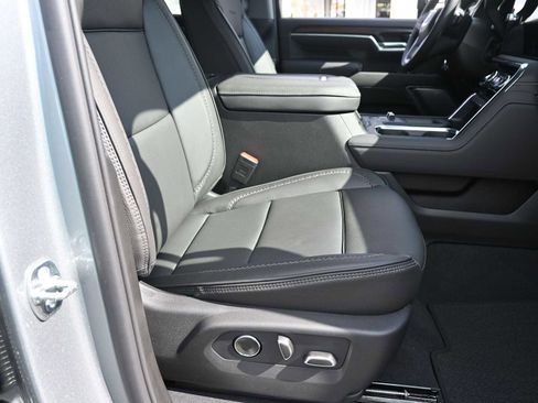 New 2026 GMC Sierra 3500 Denali w/ Denali Reserve Package image 19