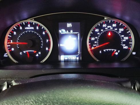 Used 2015 Toyota Camry SE FWD image 14