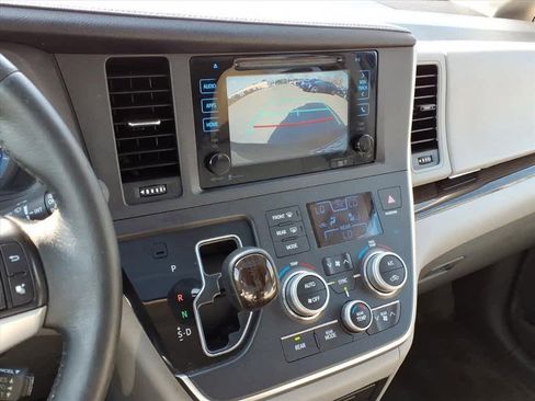 Used 2015 Toyota Sienna XLE w/ XLE Navigation Package image 22