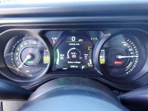 Used 2024 Jeep Wrangler Unlimited AWD/4WD image 15