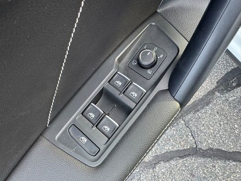 Used 2022 Volkswagen Tiguan SEL R-Line image 18