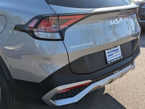 Used 2024 Kia Sportage LX image 10