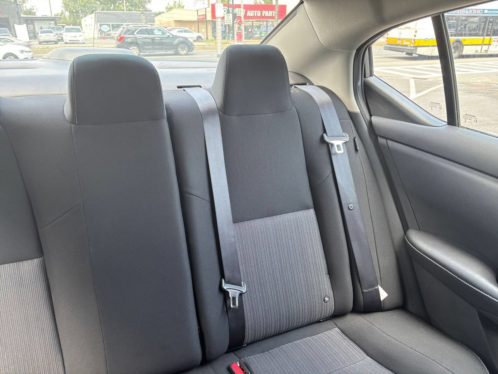 Used 2025 Nissan Sentra SV FWD image 33