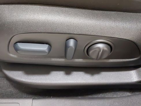 Used 2023 GMC Acadia SLE w/ Driver Convenience Package image 37