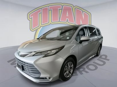 Certified 2021 Toyota Sienna XLE