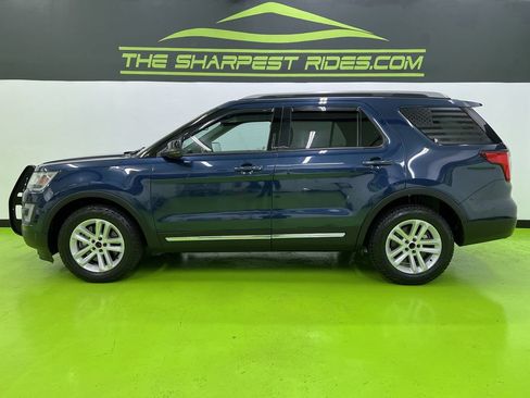 Used 2017 Ford Explorer XLT w/ Equipment Group 201A FWD image 6