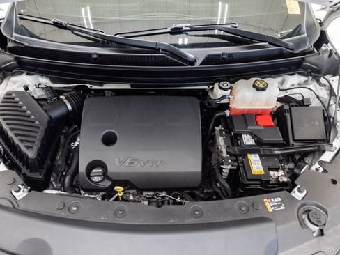 Used 2023 Buick Enclave Essence w/ Experience Buick Package FWD image 3