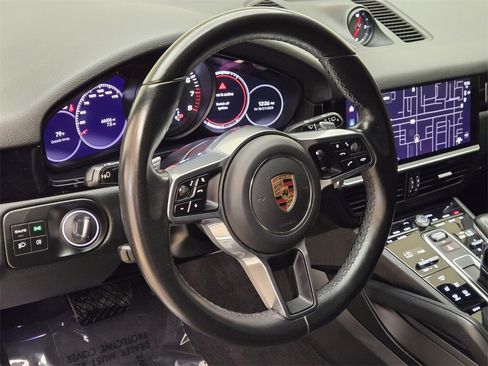 Used 2022 Porsche Cayenne Platinum Edition image 35