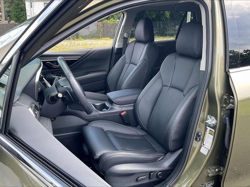 Used 2025 Subaru Outback Touring AWD/4WD image 23