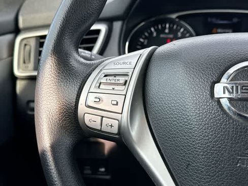 Used 2015 Nissan Rogue SV AWD/4WD image 7