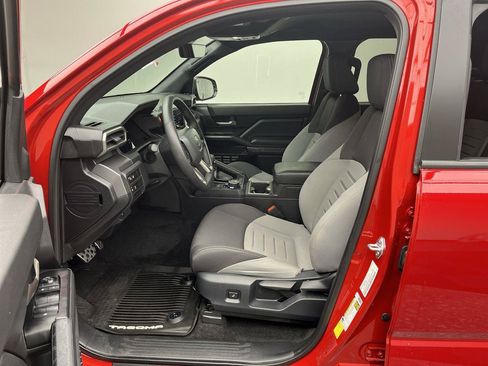 Used 2025 Toyota Tacoma TRD Sport AWD/4WD image 3