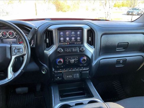 Used 2021 Chevrolet Silverado 1500 LT Trail Boss w/ Convenience Package II AWD/4WD image 18