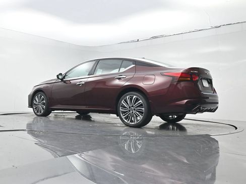 Used 2023 Nissan Altima 2.5 SL AWD/4WD image 19