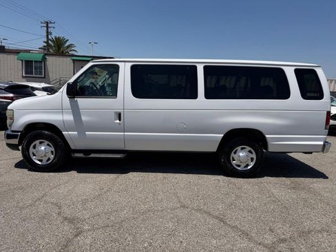 Used 2011 Ford E-350 and Econoline 350 XLT RWD image 10