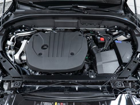 New 2026 Volvo XC60 B5 Core image 9