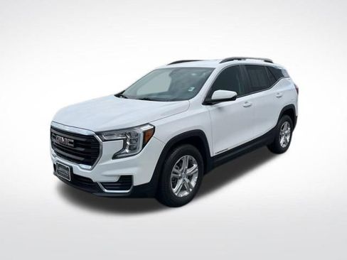 Certified 2023 GMC Terrain SLE w/ Driver Convenience Package image 3