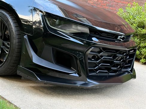 Used 2018 Chevrolet Camaro ZL1 RWD image 29