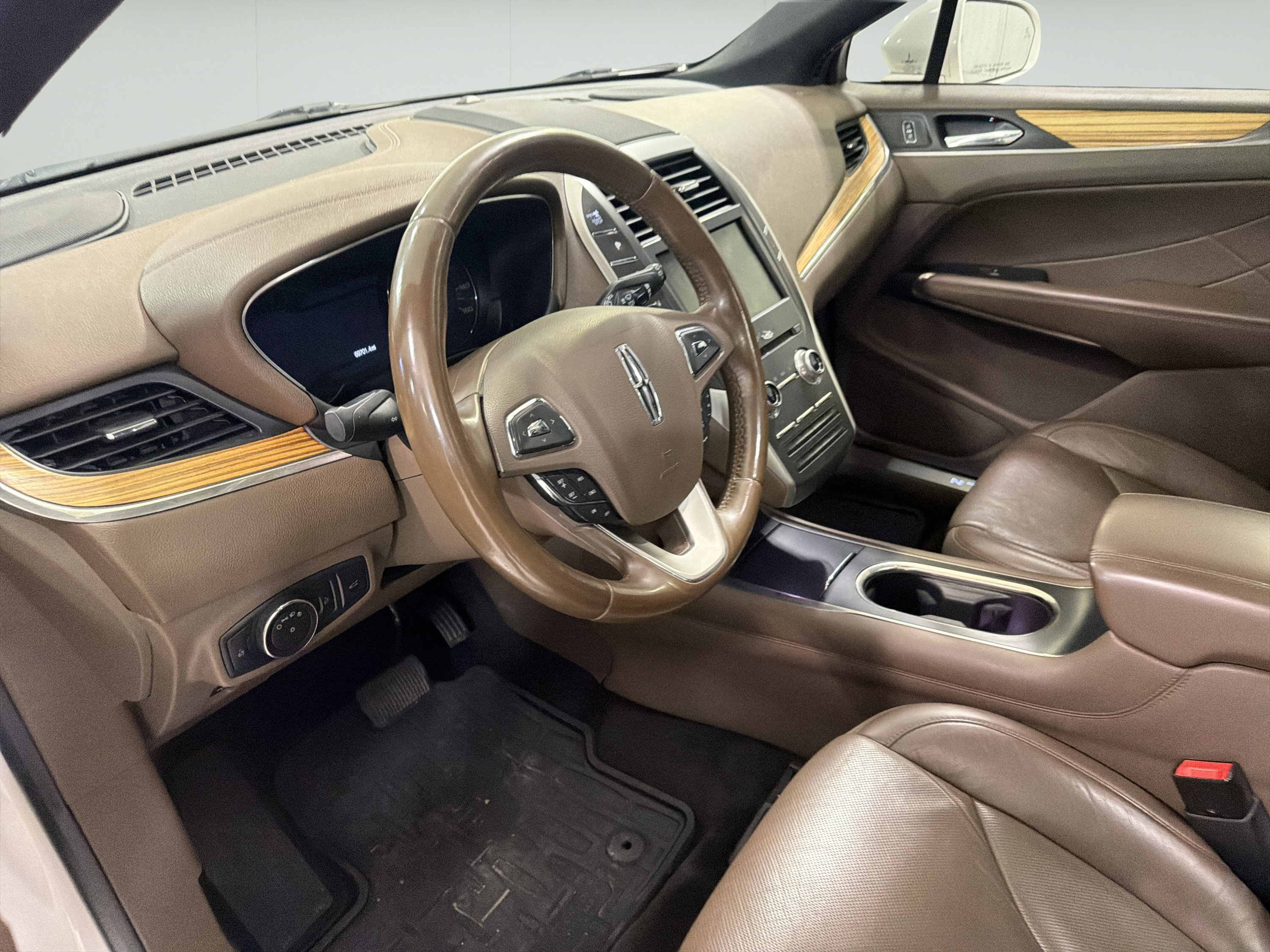 Used 2015 Lincoln MKC FWD w/ Equipment Group 102A Reserve image 15