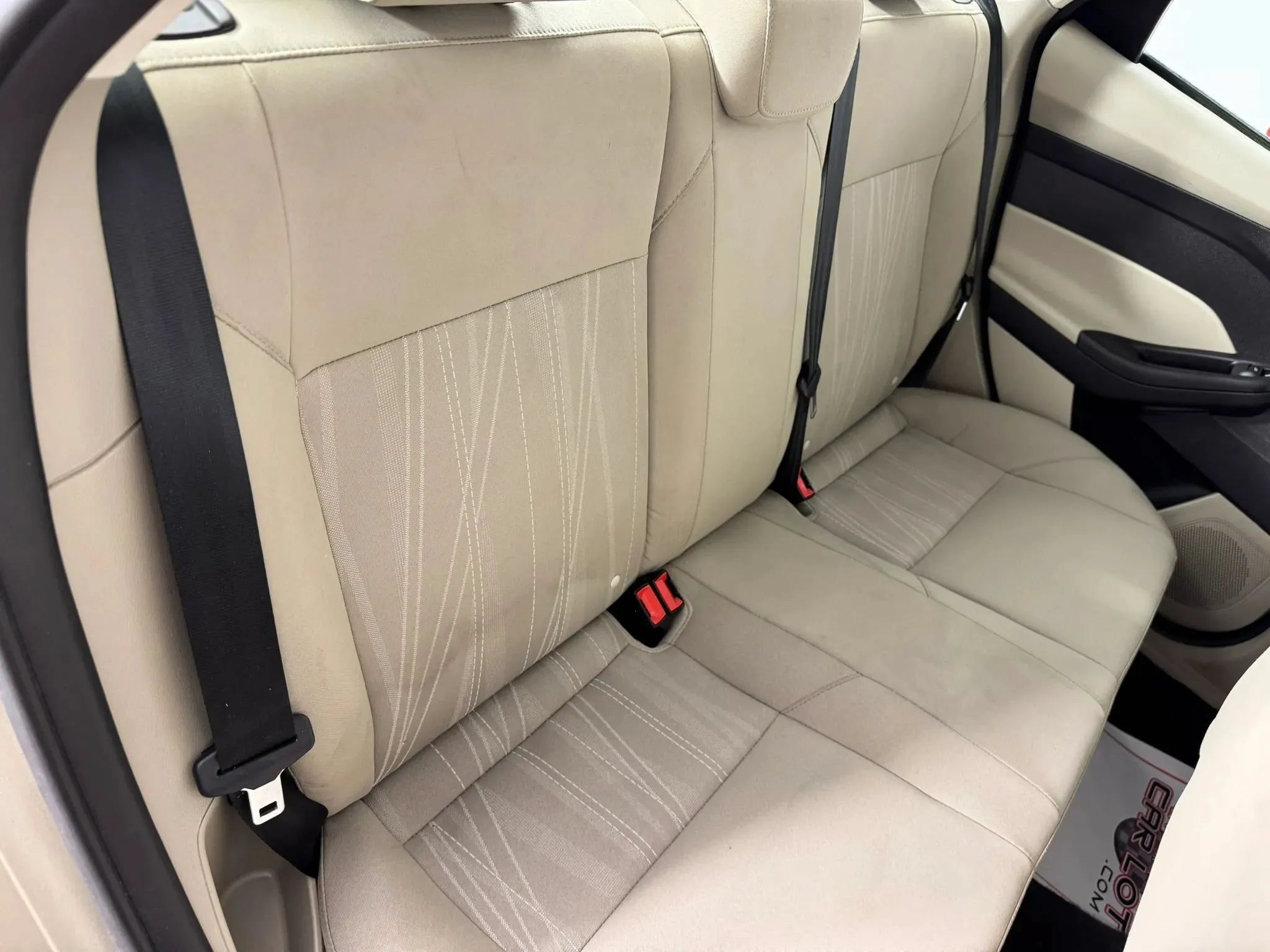 Used 2017 Ford Focus SE FWD image 32