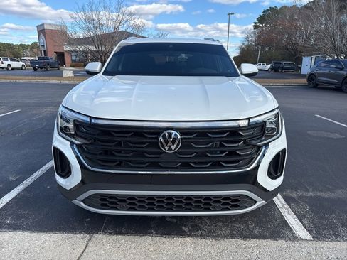 Used 2025 Volkswagen Atlas Cross Sport SE image 7