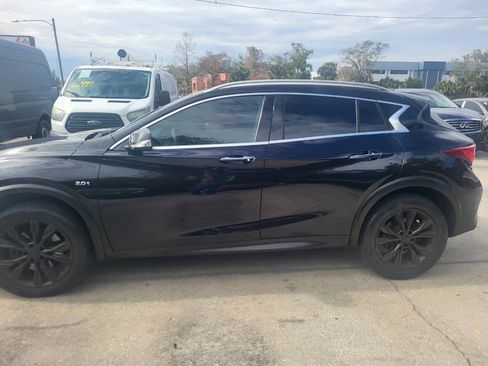 Used 2017 INFINITI QX30 AWD image 37