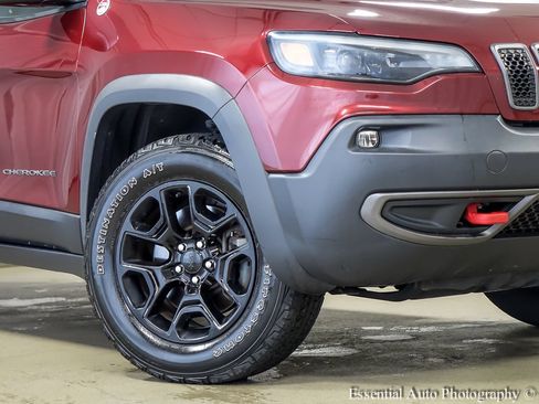 Used 2020 Jeep Cherokee Trailhawk w/ Cold Weather Group AWD/4WD image 4