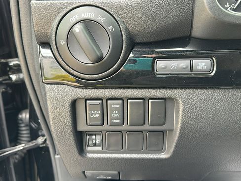 Certified 2024 Nissan Titan SV w/ SV Bronze Edition Package image 15