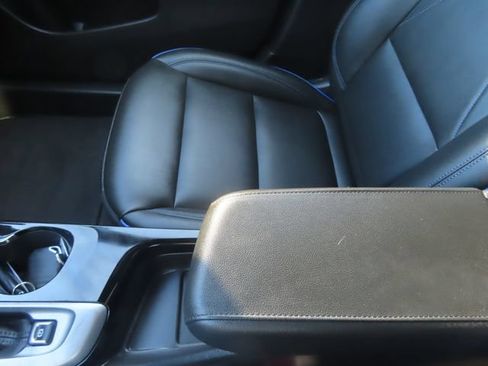 Used 2025 Buick Envista Sport Touring w/ Convenience I Package FWD image 36