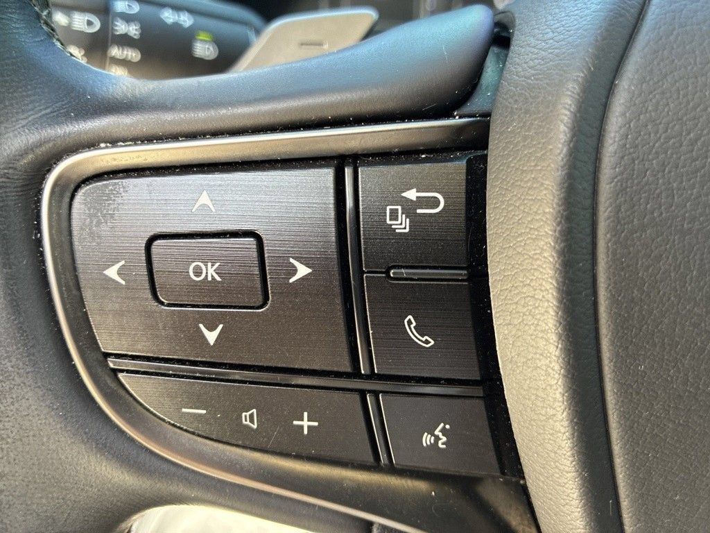 Used 2020 Lexus ES 300h w/ Premium Package FWD image 24