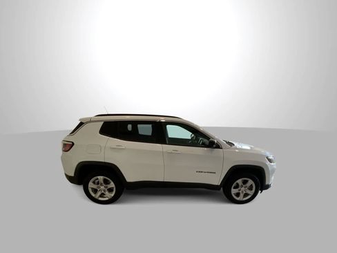 Used 2024 Jeep Compass Latitude AWD/4WD image 9