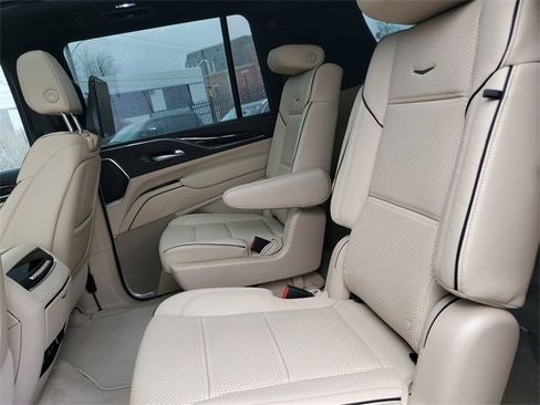 Certified 2023 Cadillac Escalade ESV Premium Luxury w/ Performance Package image 30