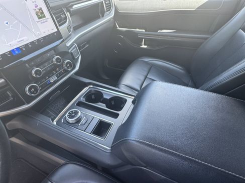 Used 2024 Ford Expedition XLT RWD image 33