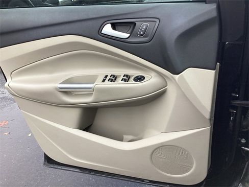 Used 2019 Ford Escape SEL image 24