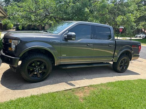 Used 2017 Ford F150 Lariat AWD/4WD image 3