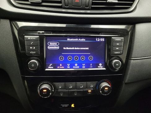 Used 2020 Nissan Rogue S image 25